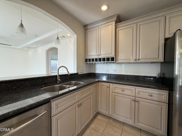 Photo - 2007 Poli St