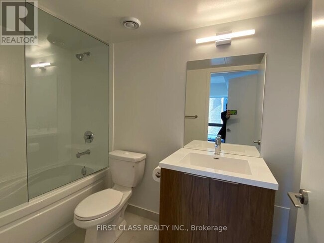 Photo - 60 Shuter St Unité 310