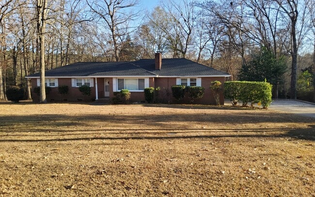 Building Photo - Oakland Plantation across from Oakland Ele...