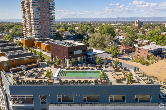 Building Photo - The View at Wash Park Rental