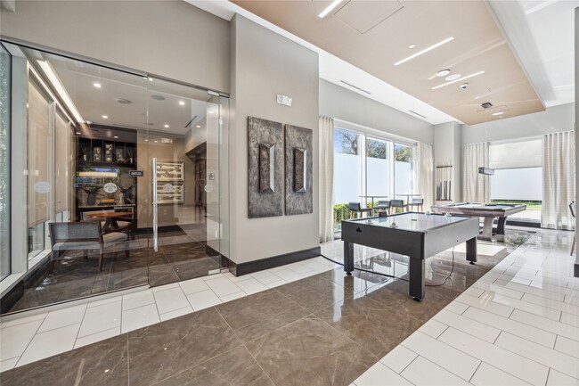 Building Photo - 9870 Gaylord Dr Unit 628