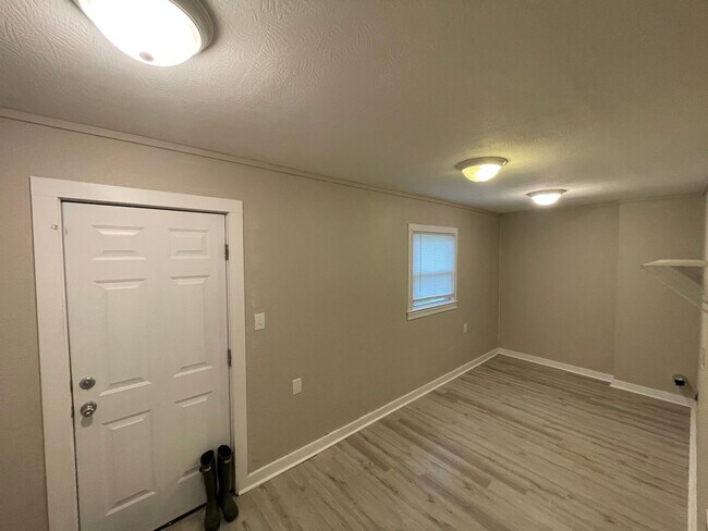 Photo - 625 W Lynn St Unit 625 A W Lynn