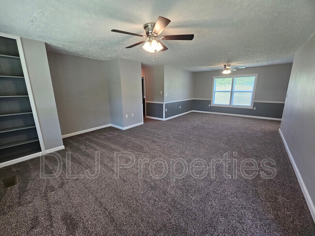 Photo - 1102 Hicks Rd
