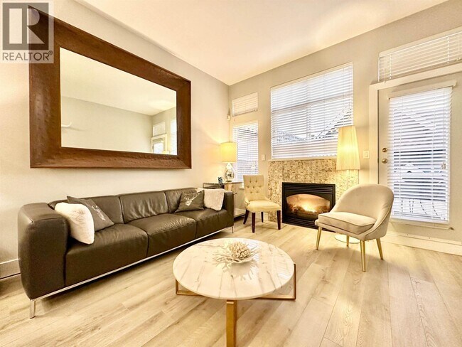 136 W 4th St