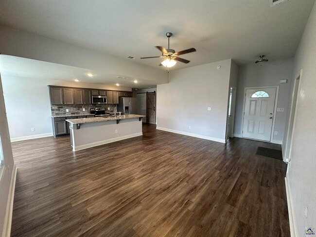 Photo - 137 Worchester Cir