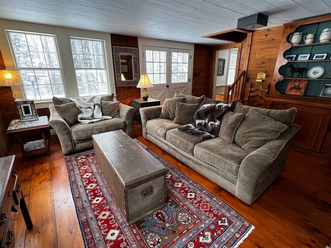 Photo - 35 Butternut Ln