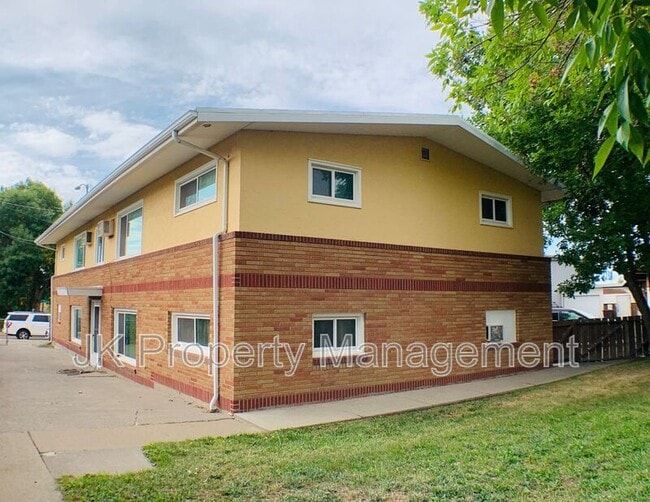 Building Photo - 1223 Smelter Ave NE Unit #04