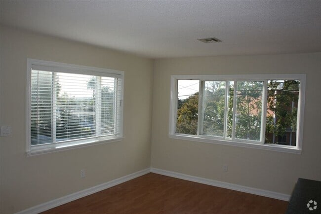 Building Photo - 241 S La Alameda Ave Unit 3 Rental