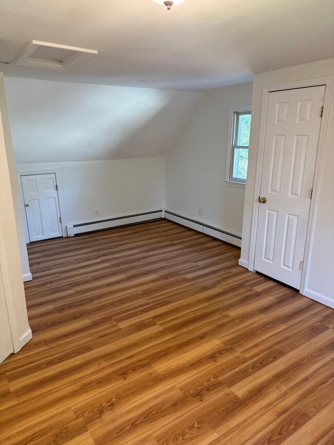 130 E Pulaski Rd Unit Spacious 2 bedroom Apartment