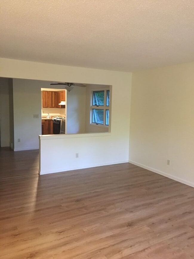 Photo - SPACIOUS 2 BEDROOM IN HOLIDAY HILLS AREA