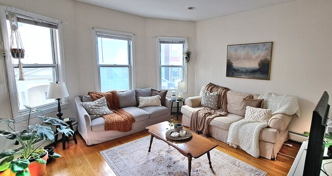Photo - 143 Hillside St Unit 2
