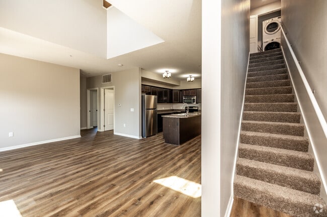 4BR + Den, 3BA - 1,708 SF