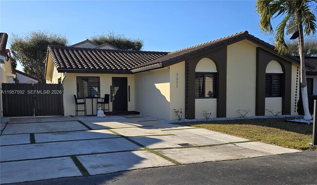 Building Photo - 7371 SW 113th Cir Pl