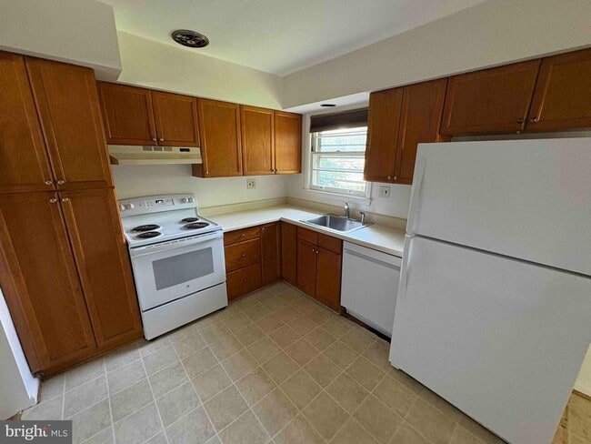 Building Photo - 9702 Singleton Dr Rental