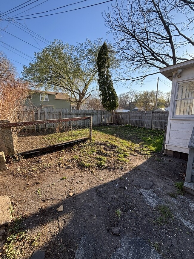 Photo - 472 Case Ave