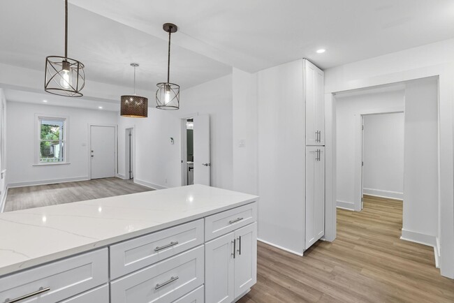 Building Photo - 3802 Parkwood St Rental