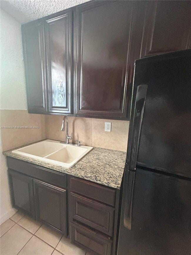 Photo - 5814 NE 4th Ct Unit 103