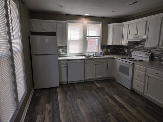 Photo - 515 Maple St