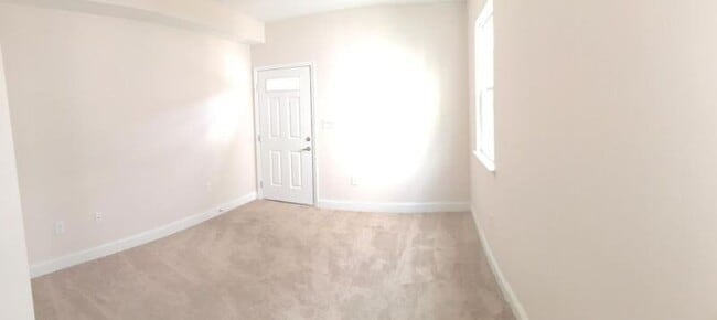 Photo - 2025 E Lombard St Unidad 1