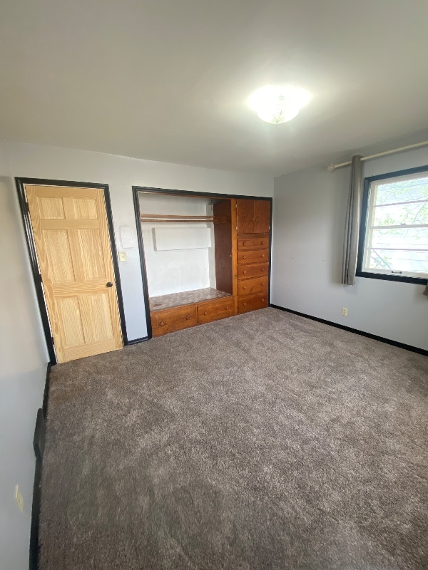 Building Photo - 909 N 7th St Rental