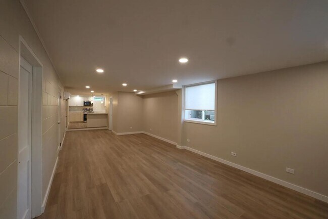 Photo - 1534 N Woodburn Ave Unidad B