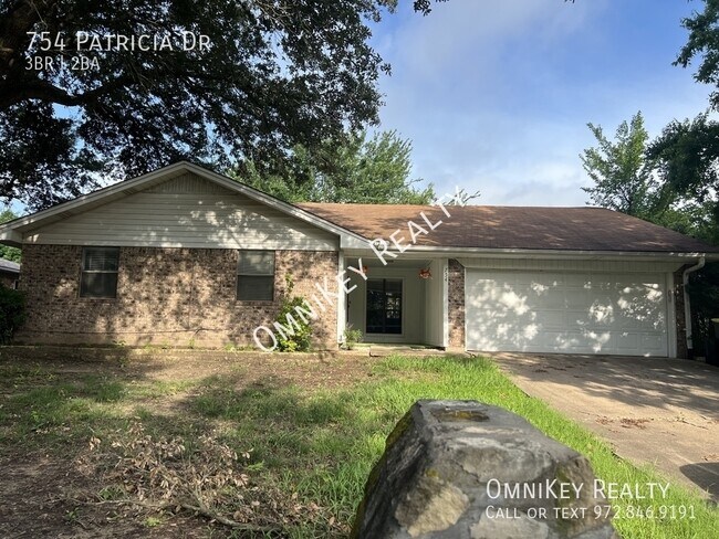 Building Photo - 754 Patricia Dr Rental