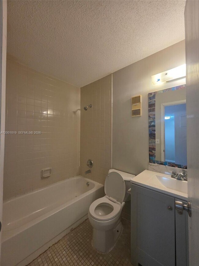 Photo - 313 Country Club Oval Unit 11