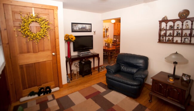 Photo - 107 Franklin St Unit B