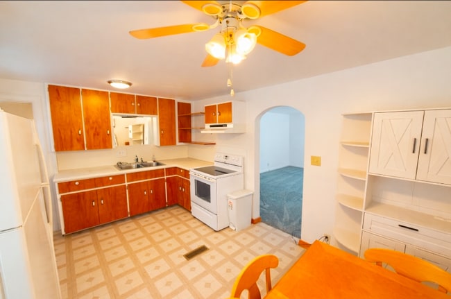 Photo - 162 Barney Blvd