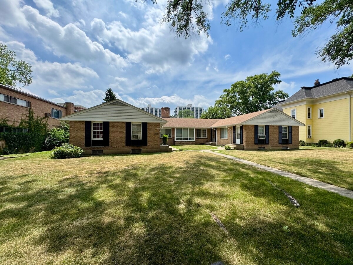 Photo - 518 W Wesley St