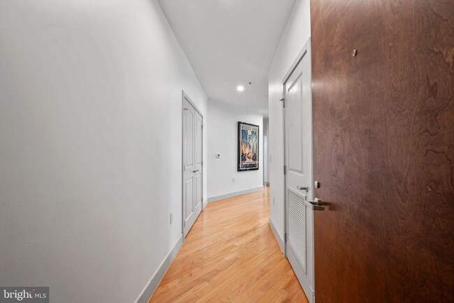 Building Photo - 1800 Wilson Blvd Unit 248