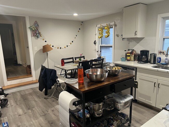 Photo - 73 Thorndike St Unidad 2 Rental