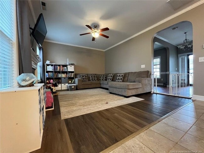 Photo - 582 Century Dr