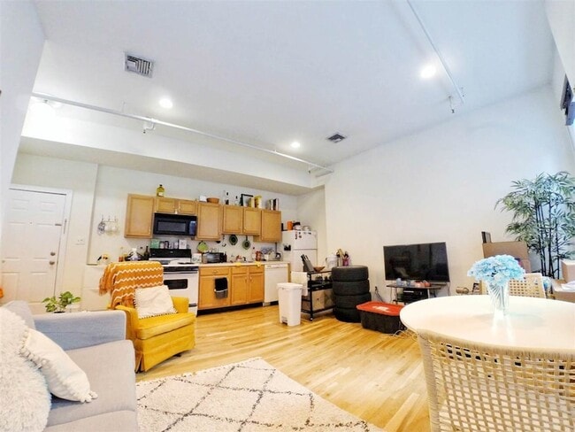 Photo - 62 4th St Unit 2R