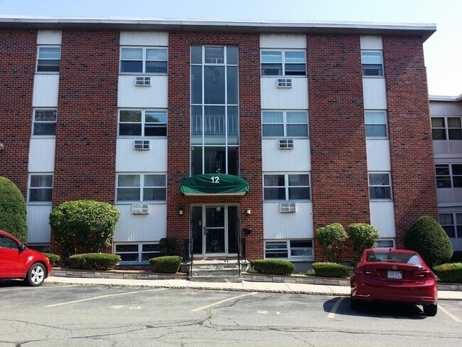 Building Photo - 12 Commonwealth Ct Unit 15