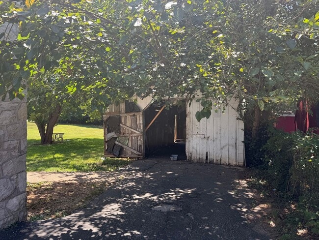 Photo - 705 Woodford Ave