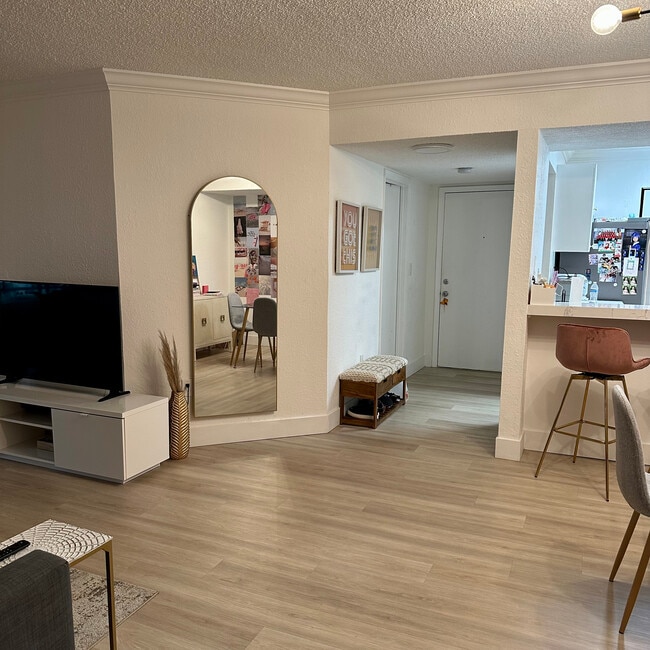 Photo - 10795 SW 108th Ave Unidad 304