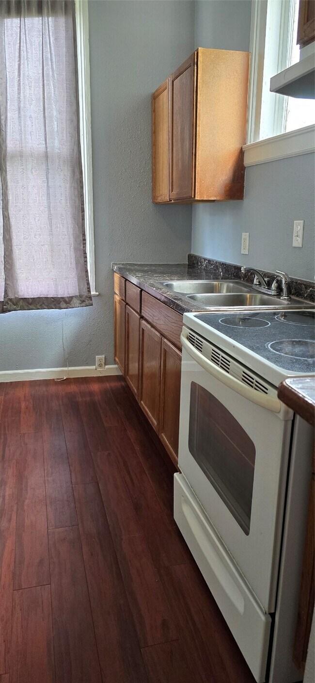 Photo - 1614 Market St