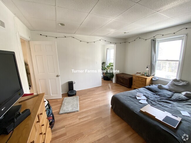 Building Photo - 102 Buttonwood St Rental