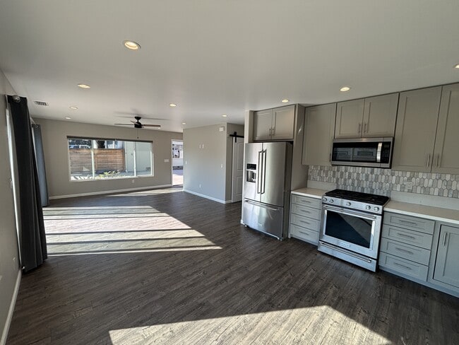 Photo - 851 N Vulcan Ave