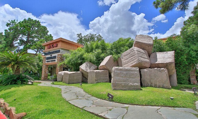 Oficina de arrendamiento - SunBlossom Woodlake