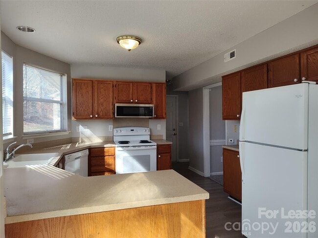 Photo - 10000 Dunfries Rd