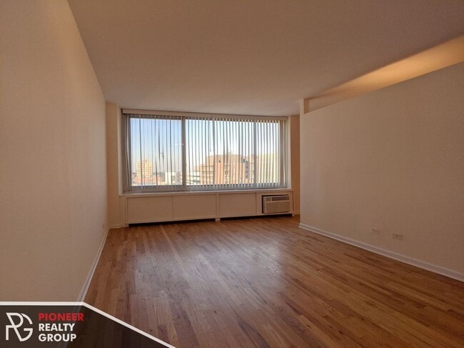 Photo - 4600 N Clarendon Ave Unit 812