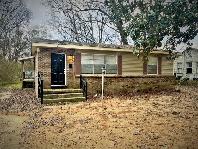 Photo - 445 Rockdale Dr