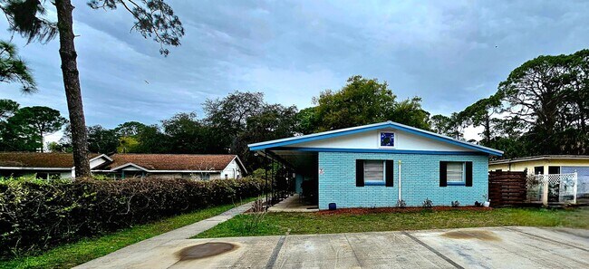 1516 Roger Dr