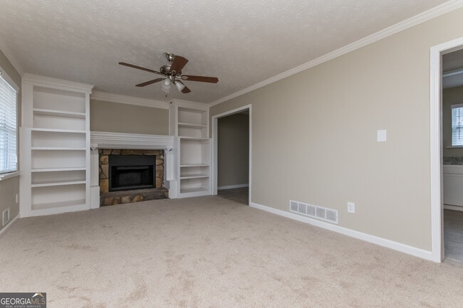 Photo - 331 Woodland St