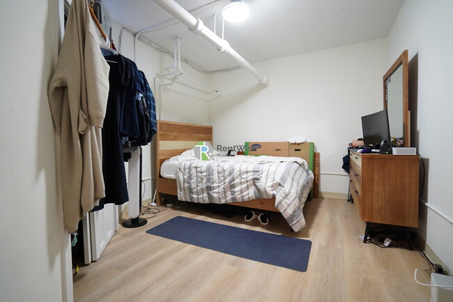 Photo - 230 Walnut St Apartment Unit 4B