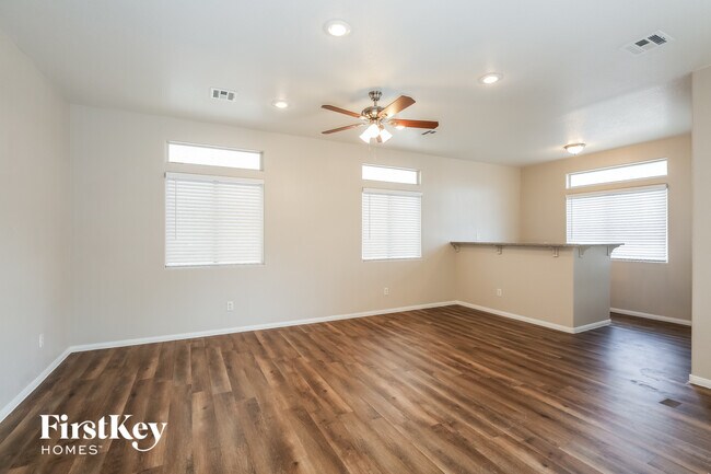 Photo - 3836 Canary Cedar St