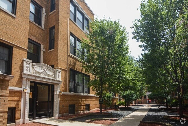 Building Photo - 730 W Barry Ave Rental
