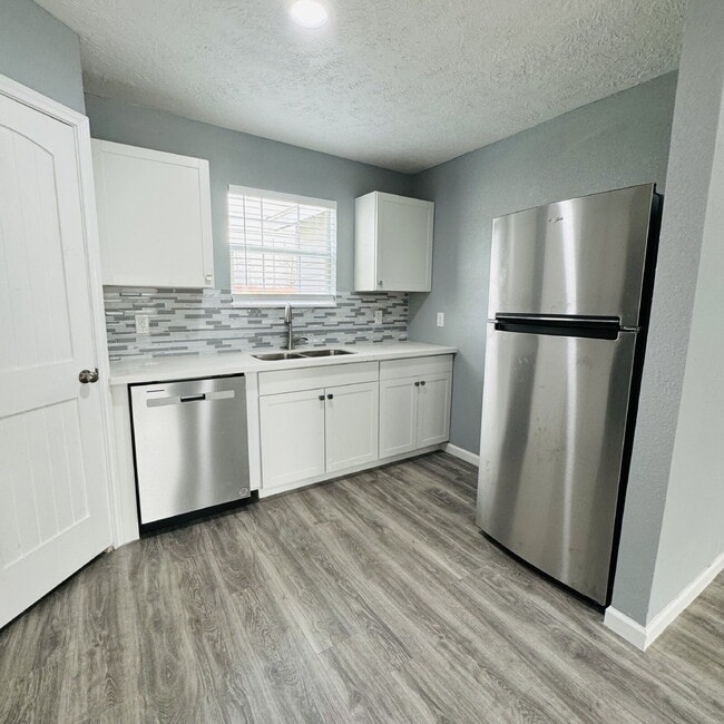 Photo - 1 Lutcher Circle A